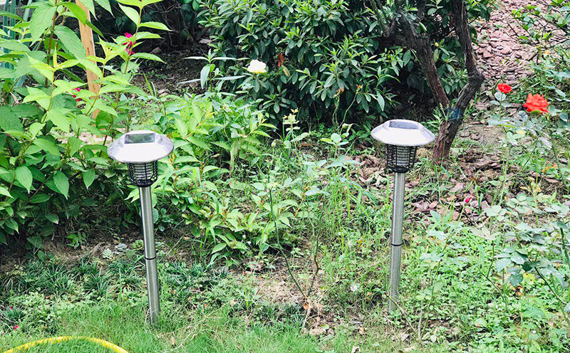 太阳能灭蚊灯用于别墅庭院驱蚊效果