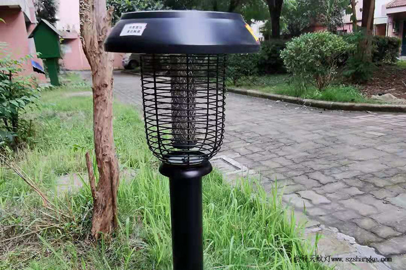 苏州古城区改造安装太阳能灭蚊灯